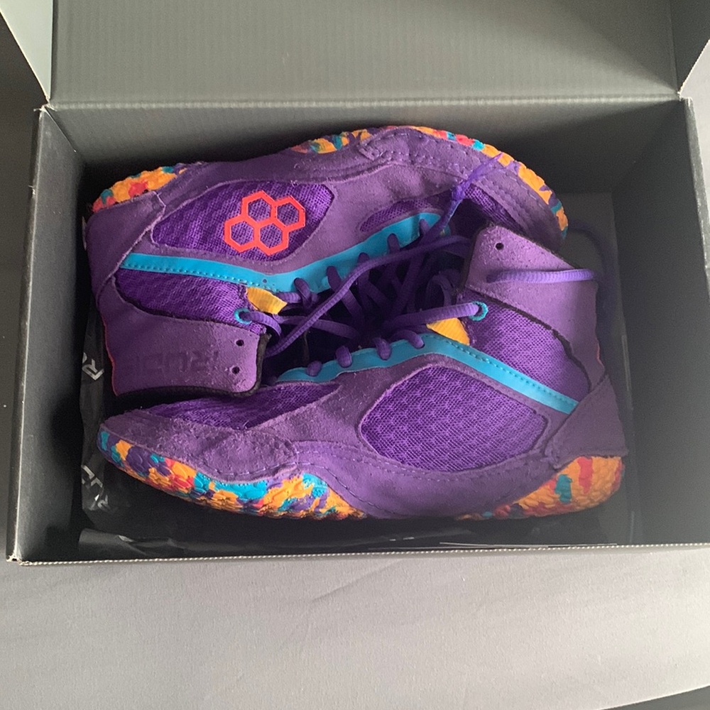 Rudis Wrestling shoes 5.5 (purple crunch)